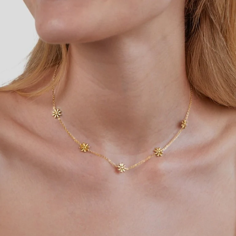 dainty gold necklace